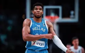 包含字母哥赛后谦逊发言登热搜，莱比锡险胜AC米兰引发热议的词条